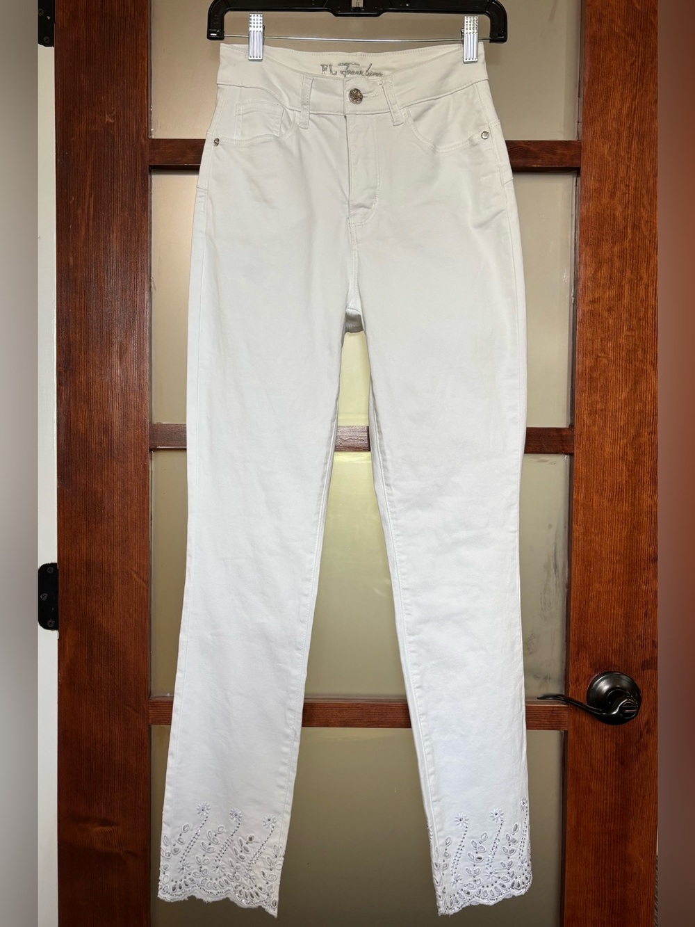 Frank Lyman Design White Women's Jeans with Scalloped Eyelet Hem